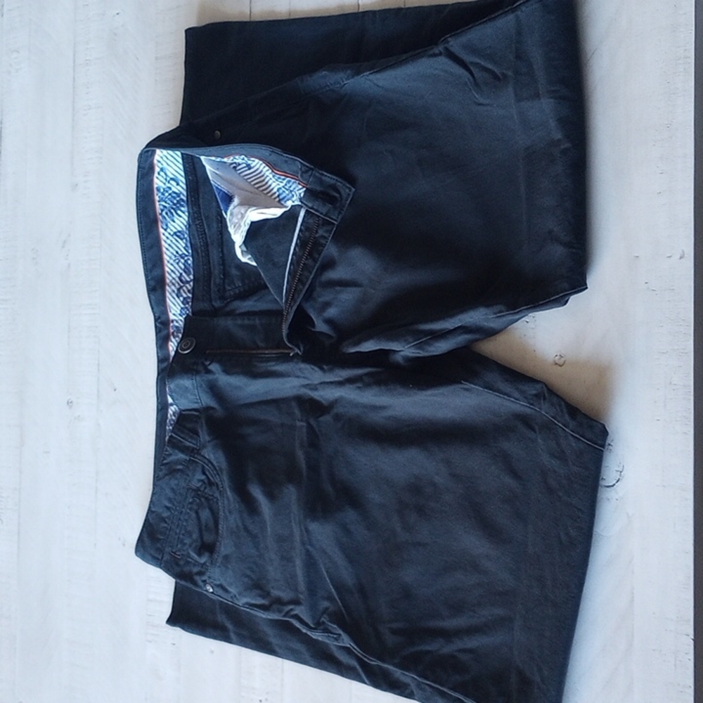 Tommy Bahama 36 x 31 black tencel cotton flat front Chino pants